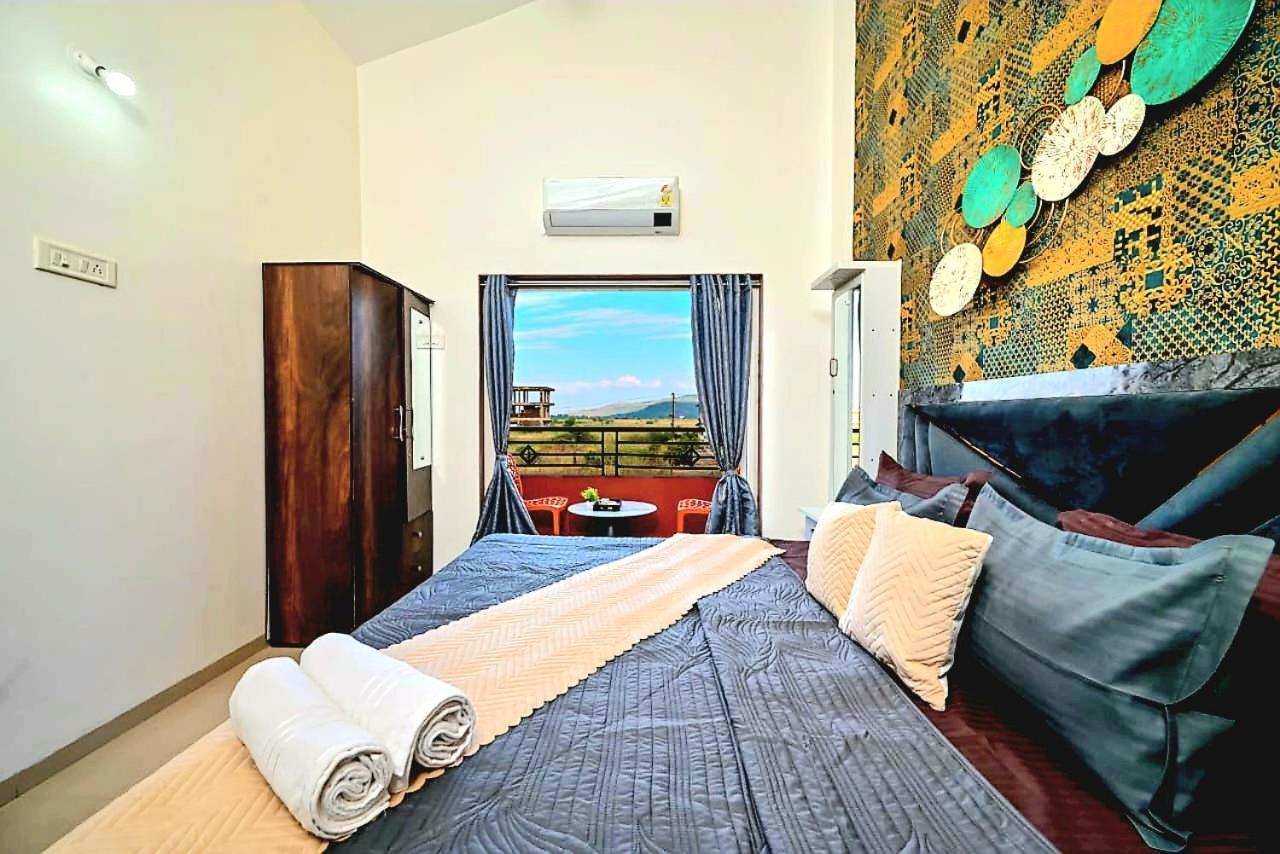 Ll Empyrean Stay Ll Airawat Villa Ll 2Bhk Ll Ac Ll Private Pool Ll Wifi Ll Lonavala Bagian luar foto